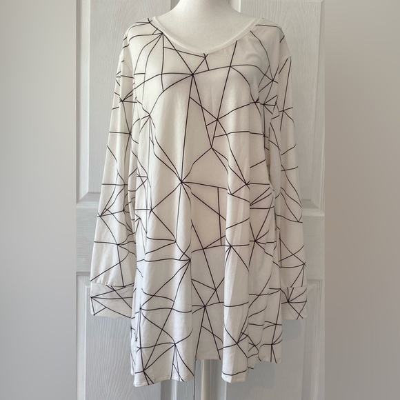 NWT LulaRoe Plus Size Long Sleeve Tunic Size 2X - Picture 1 of 12